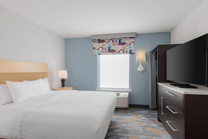 Room 10 of 42