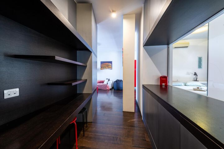Room 9 of 30