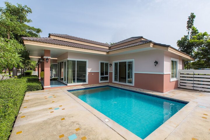 Pool 20 of 36