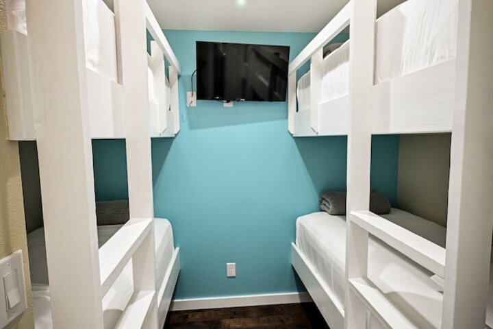 Room 26 of 125