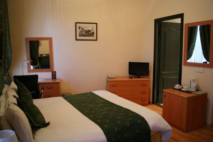 Room 6 of 79