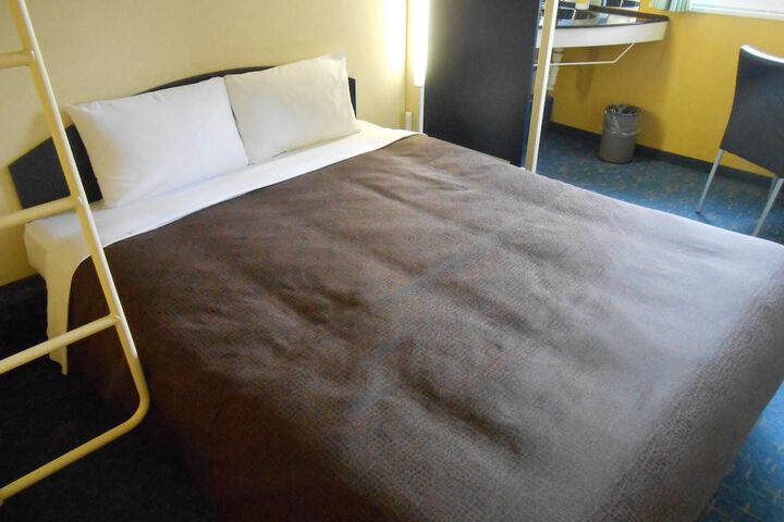 Room 17 of 61