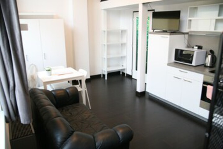 Room 68 of 275