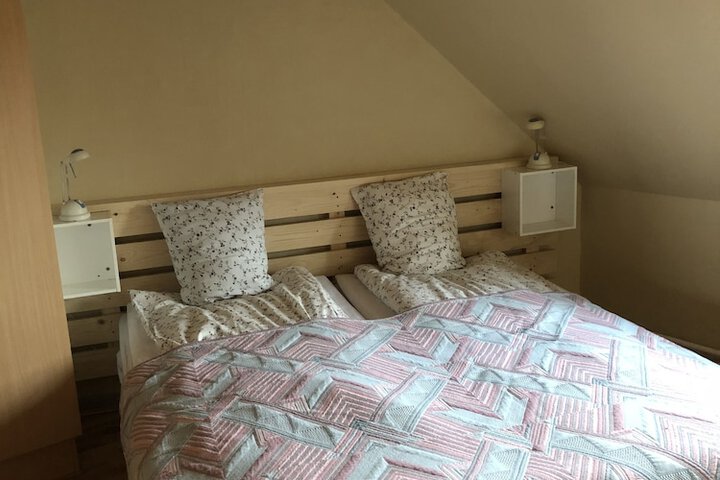 Room 9 of 62