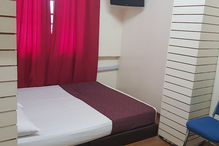 Room 10 of 96