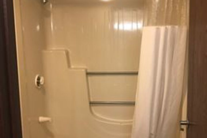 Room 2 of 28