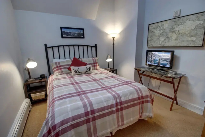 Room 3 of 20