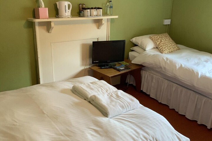 Room 4 of 38