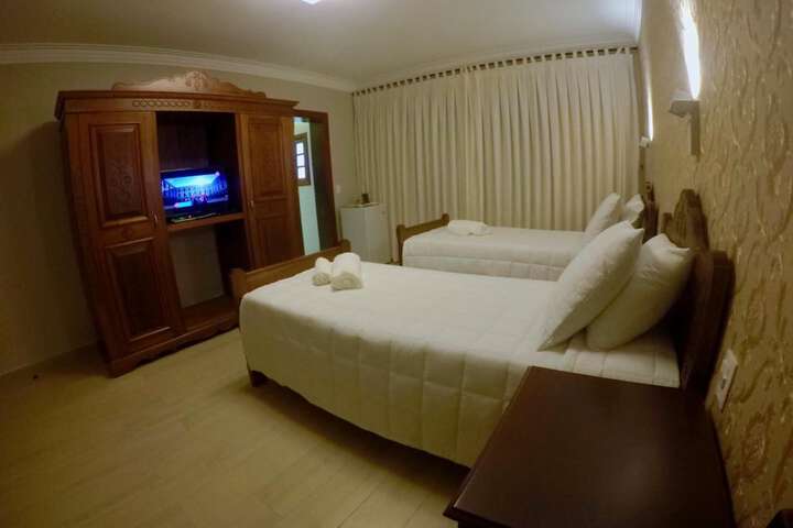 Room 16 of 33
