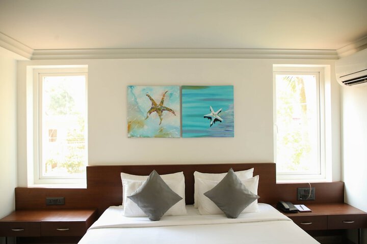 Room 25 of 40