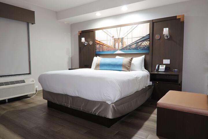 Room 10 of 60