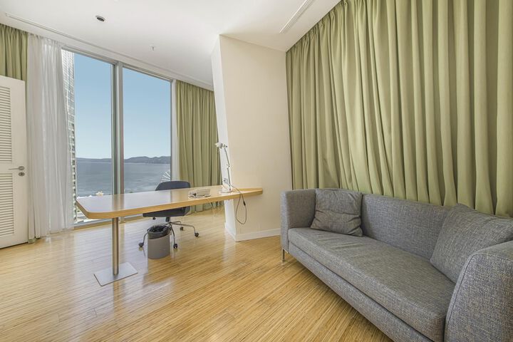 Room 50 of 204
