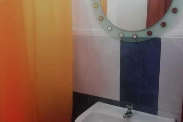 Room 7 of 27