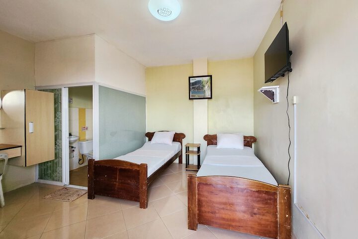 Room 8 of 35