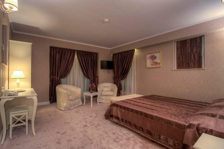 Room 12 of 44