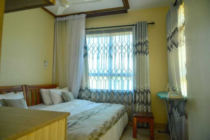 Room 6 of 38