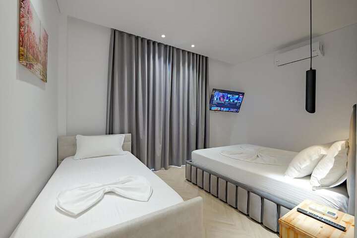 Room 76 of 141