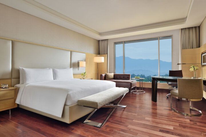Room 17 of 62