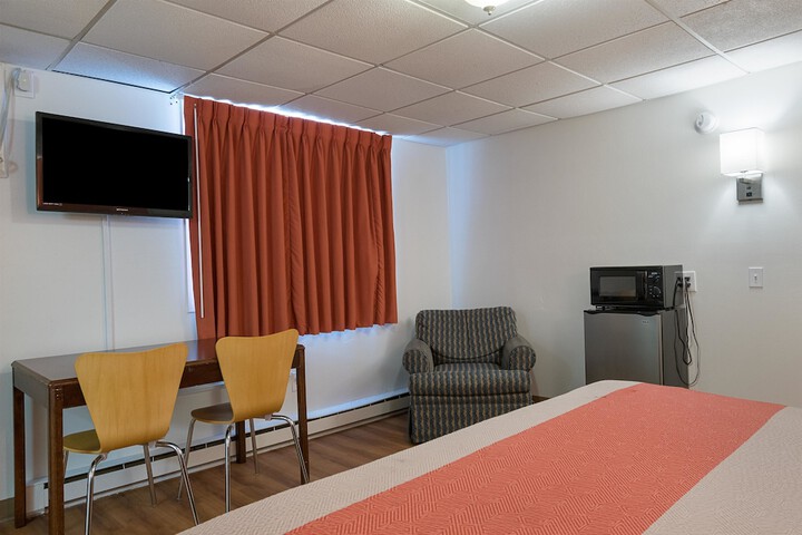 1 King Bed (12 of 14)