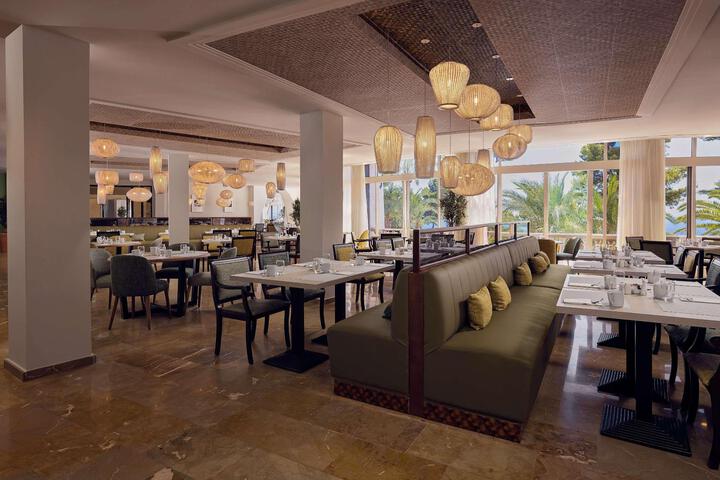 Dining 136 of 256