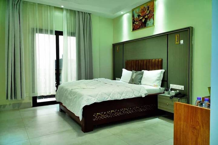 Room 13 of 29