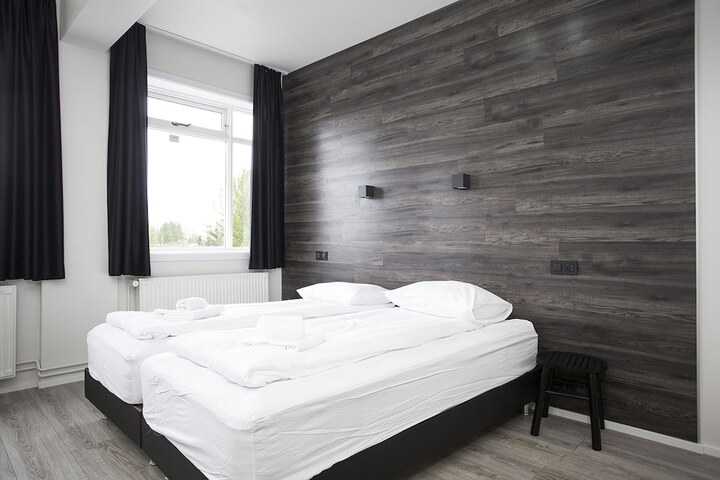 Room 2 of 44