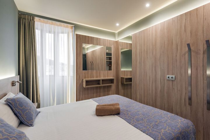 Room 16 of 48