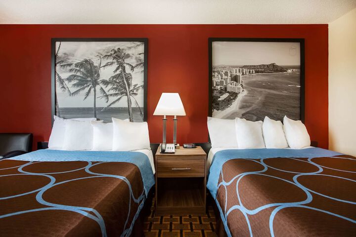 2 Double Beds (4 of 5)