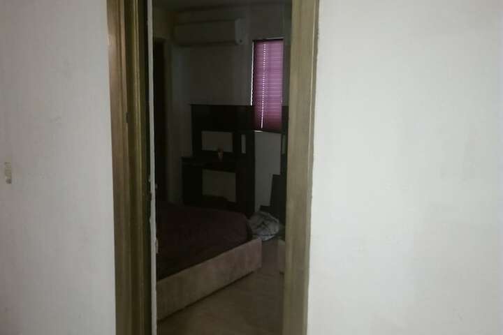 Room 8 of 11