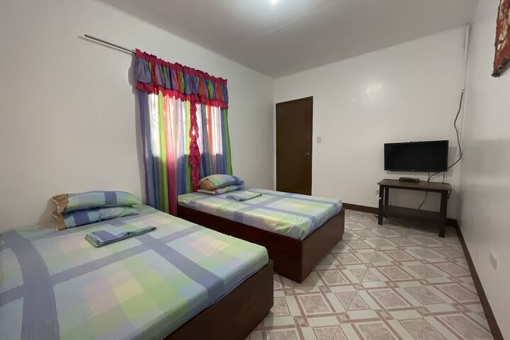 Room 26 of 200