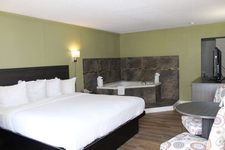 1 King Bed (22 of 23)