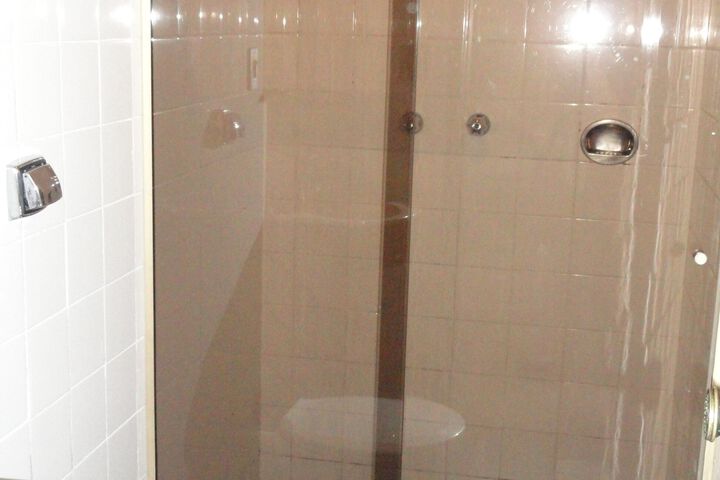Room 2 of 70