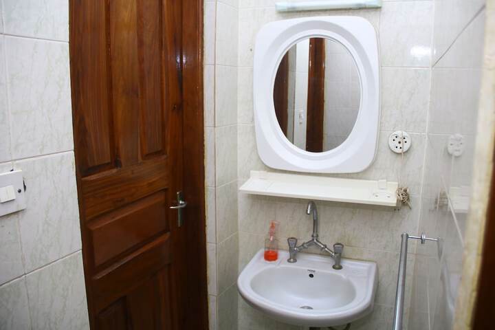 Room 7 of 13