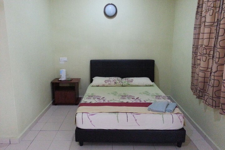 Room 4 of 11