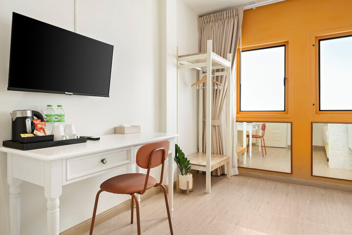 Room 6 of 65