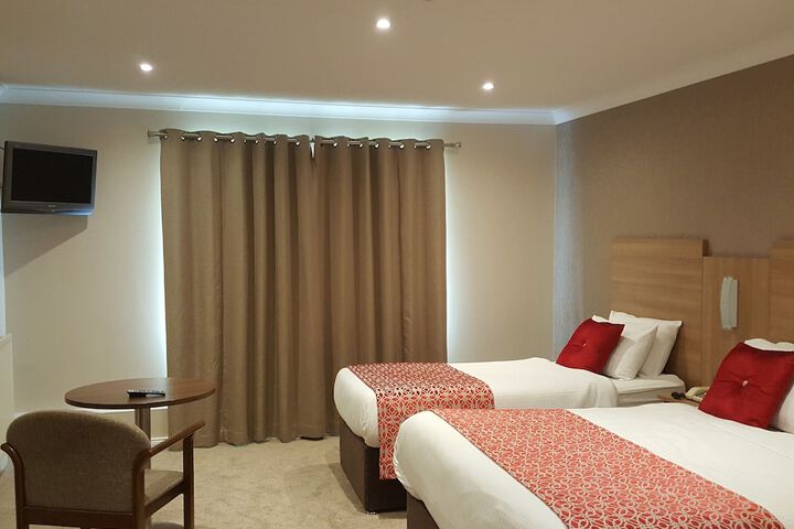 Room 7 of 83