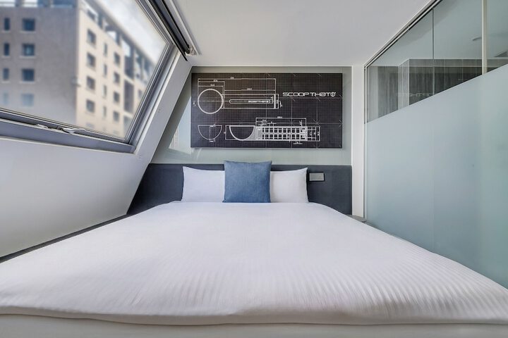 Room 43 of 122