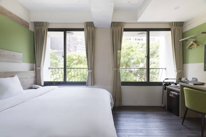 Room 54 of 77