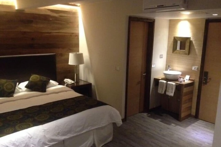 Room 17 of 42