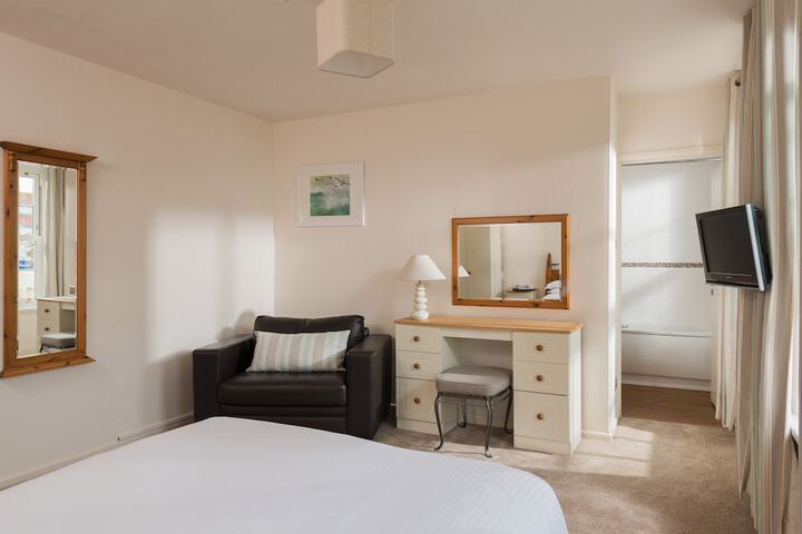 Room 7 of 75
