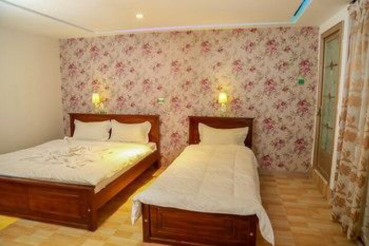 Room 9 of 24
