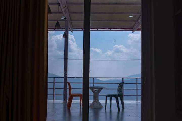 Room 15 of 23