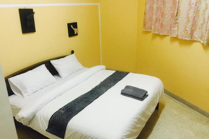 Room 3 of 6