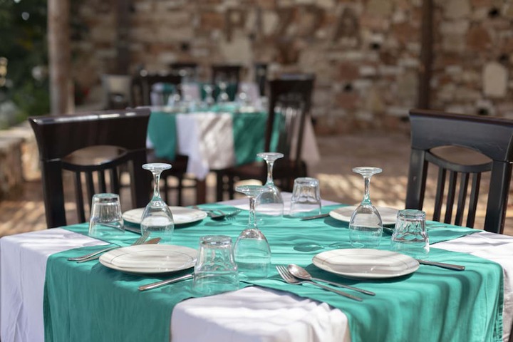 Dining 78 of 131