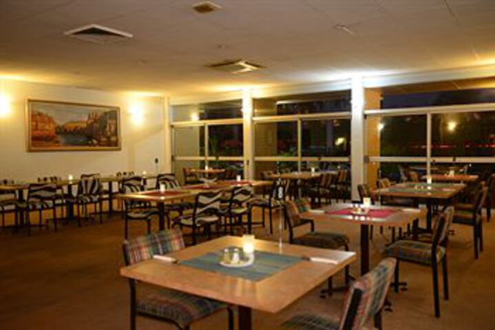 Dining 28 of 30