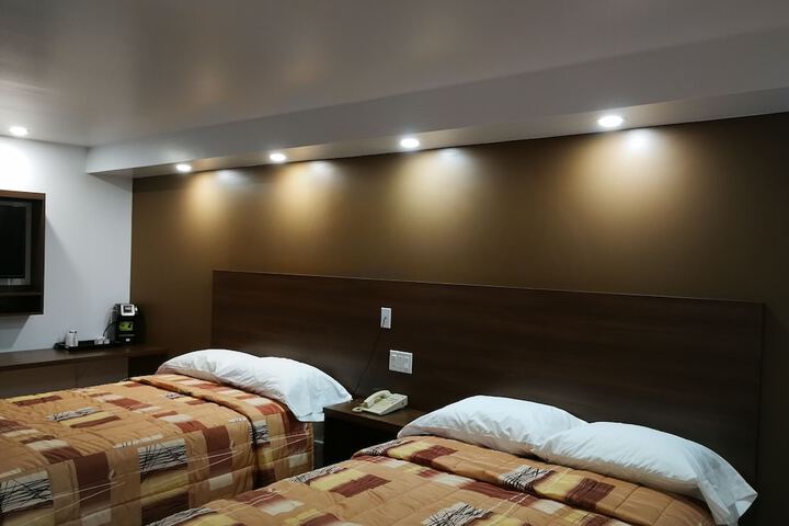 Room 17 of 37