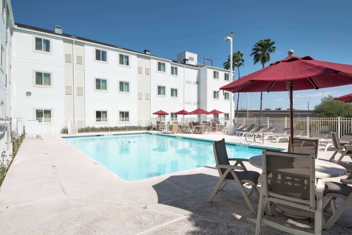 Pools & Facilities