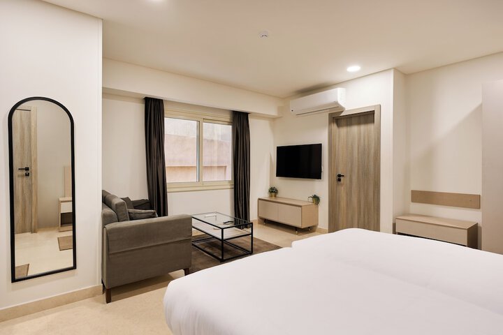 Room 14 of 16