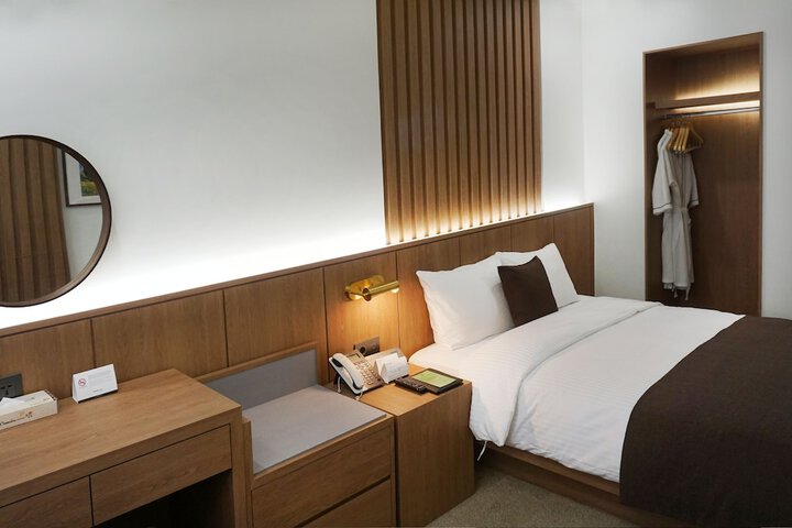 Room 5 of 36