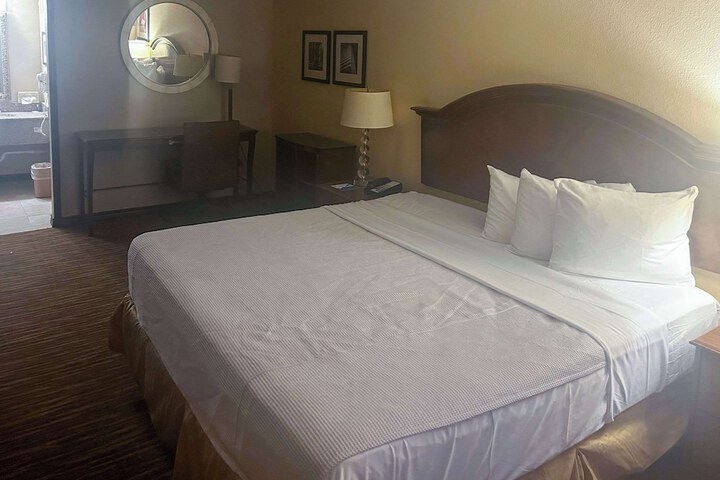 Room 3 of 15